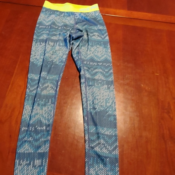 Nike Pants - Nike Pro tights are size XS
